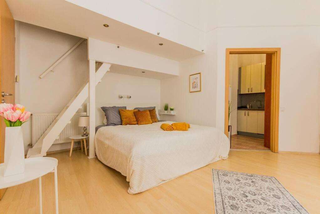 Trendy 2 Room Flat, Next To Corvin Mall Free Huge Garage! Ac,Dishwasher,Washmachine, Smart Tv Budapešť Exteriér fotografie